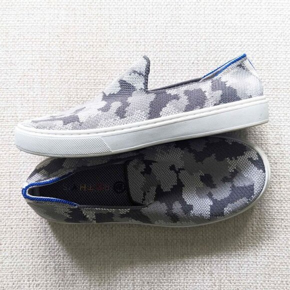 Kids Rothys Boys Or Girls size 4Y gray camo slip on shoes - Picture 2 of 6